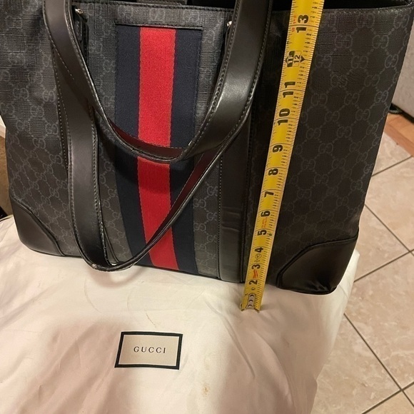 COPY - Authentic Gucci Supreme Tote Bag - Picture 3 of 12